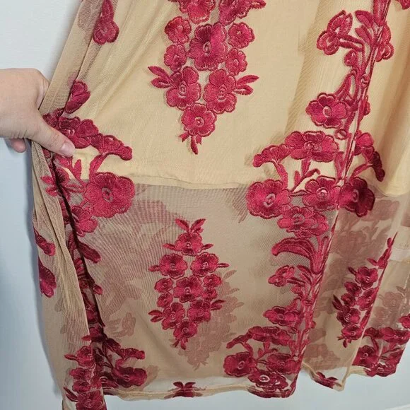 Chicwish Size XS V-neck floral embroidered mesh maxi dress wine red - Picture 7 of 15